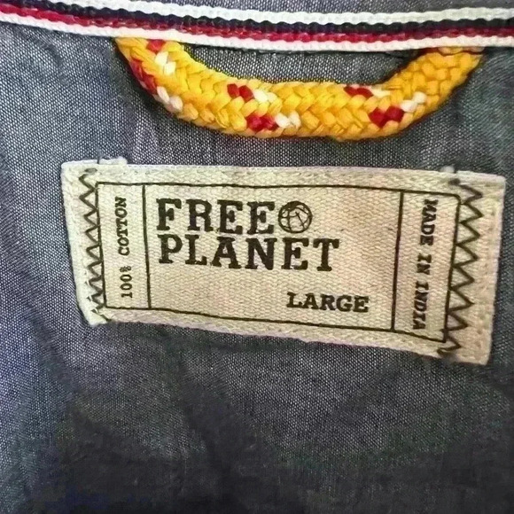 Men’s Free Planet Hawaiian print button up - Picture 3 of 4
